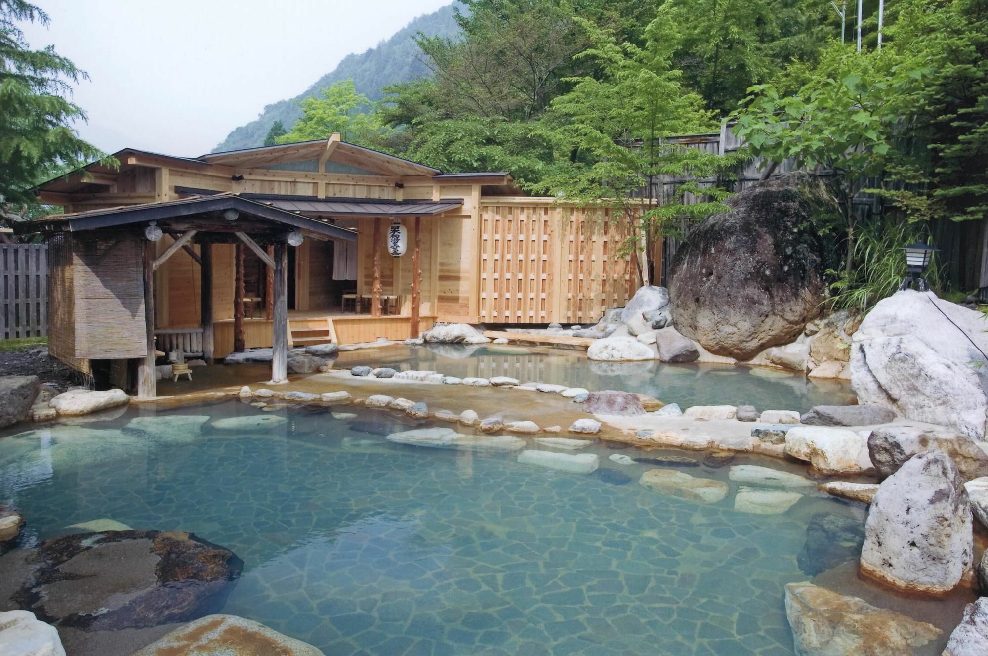 Suimeikan Karukaya Sanso Takayama  Exterior foto